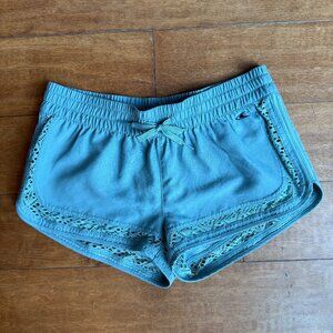 O’Neill Lace Trim Board Shorts – Size S